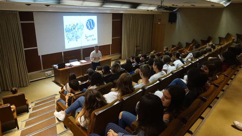 Acto de reconocimiento y entrega de diplomas de los exámenes Cambridge