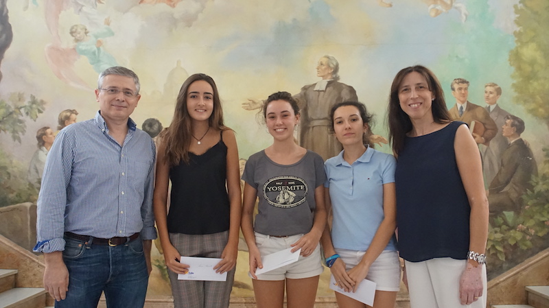 Premios Extraordinarios de ESO para tres alumnas del Colegio La Salle de Paterna