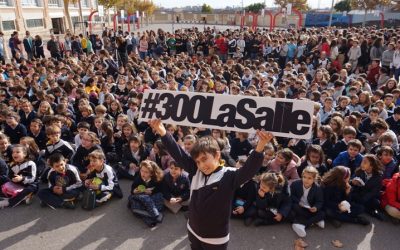 Todo el Colegio La Salle de Paterna canta «One heart. One Commitment. One life» en la clausura del Tricentenario
