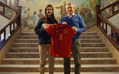 Estela Carbonell, alumna de 4º de ESO, juega en la Selección Española de Fútbol