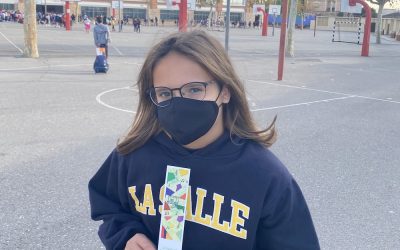 Raquel López, alumna de Primaria, ganadora del concurso de marcapáginas del Servicio de Bibliotecas de Paterna