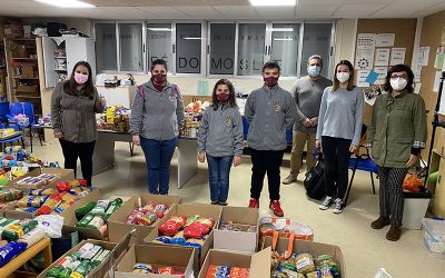 La Falla Mariano Benlliure de Paterna participa en la campaña de recogida de alimentos
