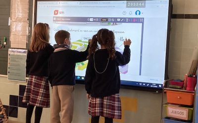 El Colegio La Salle de Paterna instala nuevas pantallas táctiles interactivas