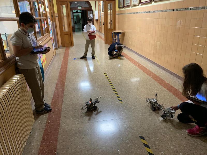 Construcción y programación de un robot en la extraescolar de Robótica educativa