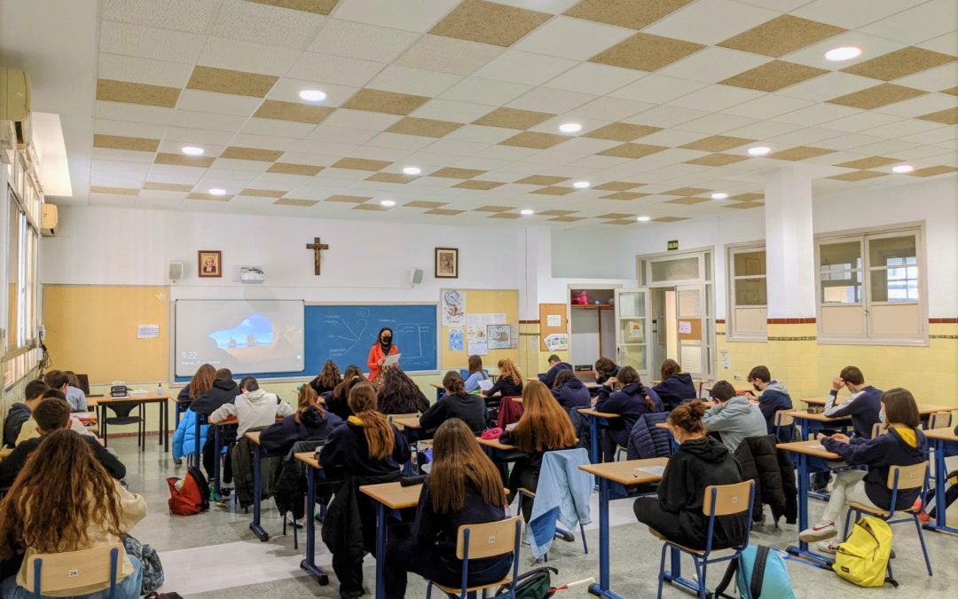 Reparto de tests de intereses profesionales a 4º de ESO