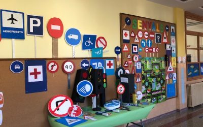 El alumnado de 2º de Primaria aprende educación vial con las señales de tráfico