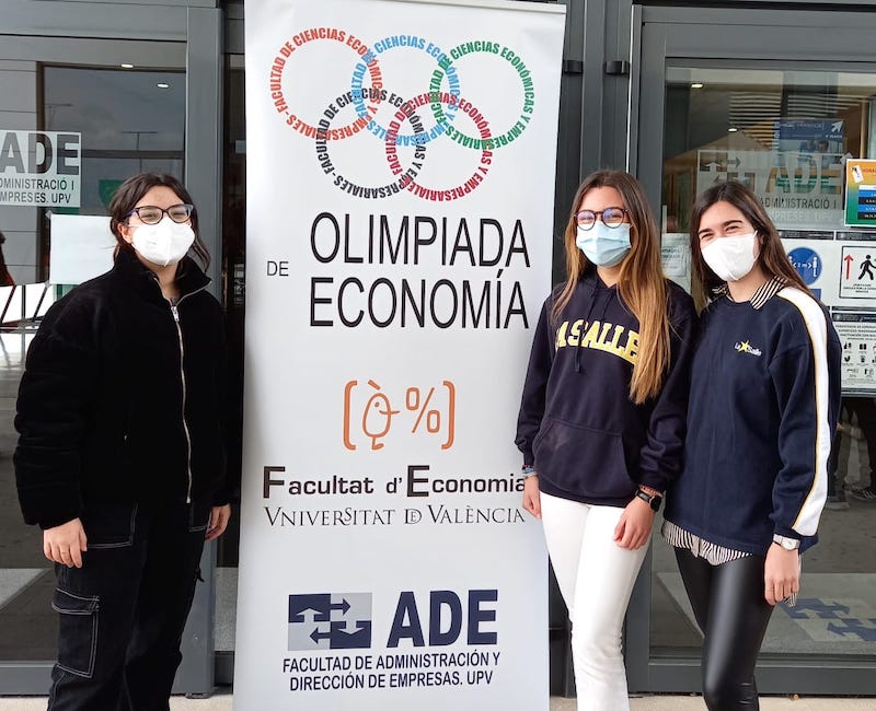 Tres alumnas de 2º de Bachillerato participan en la Olimpiada de Economía