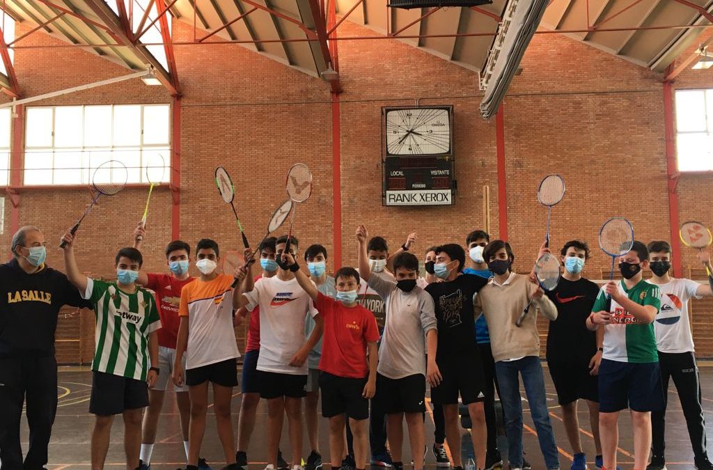 El alumnado de 1º y 2º de ESO disfruta con el campeonato de Bádminton organizado en Educación Física