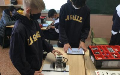 El alumnado de 2º de ESO experimenta con la robótica
