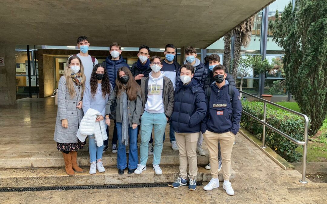 Alumnos de 2º de bachillerato participan en las Olimpiadas de Geografía e Historia en la Universidad