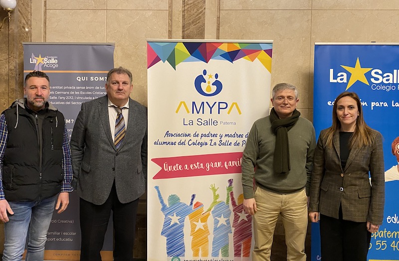 La Asociación de madres y padres de alumnado (AMYPA) se reúne con Ángel Civera, Director del Colegio