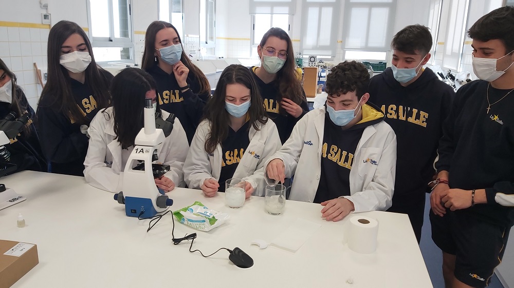 «SALLE SUEÑA CIENCIA» visibiliza al alumnado el papel de la Ciencia