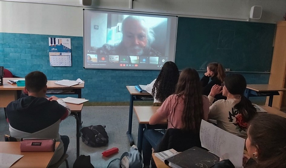 El alumnado de 4º de ESO disfruta con la charla de Vicente Marco