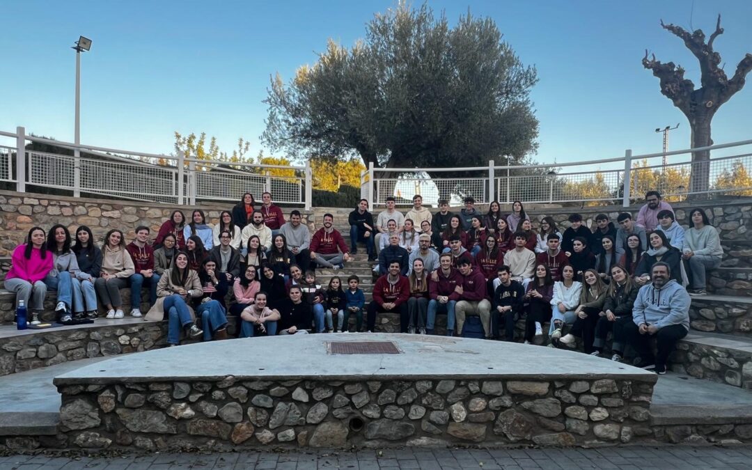 La Salle Llíria acoge la convivencia de educadores de Grupos Lasalianos de La Salle Paterna para la preparación de la Pascua Juvenil y el Campamento de Verano
