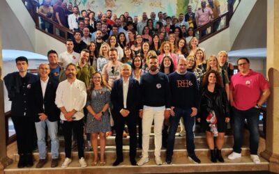 Más de 90 antiguos alumnos de la promoción 1998 se reencuentran tras 25 años