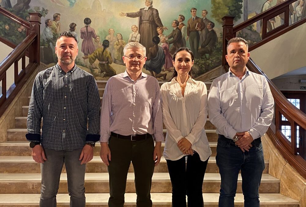 La Junta Directiva de la AMYPA se reúne con Ángel Civera, Director General para la planificación del curso escolar