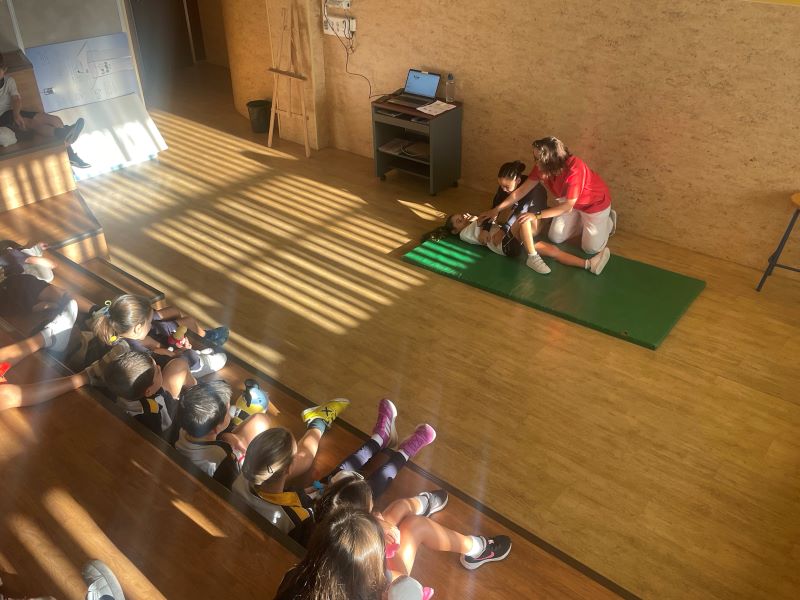 El alumnado de 1° y 2° de Primaria celebra el Día de la RCP con un taller especial