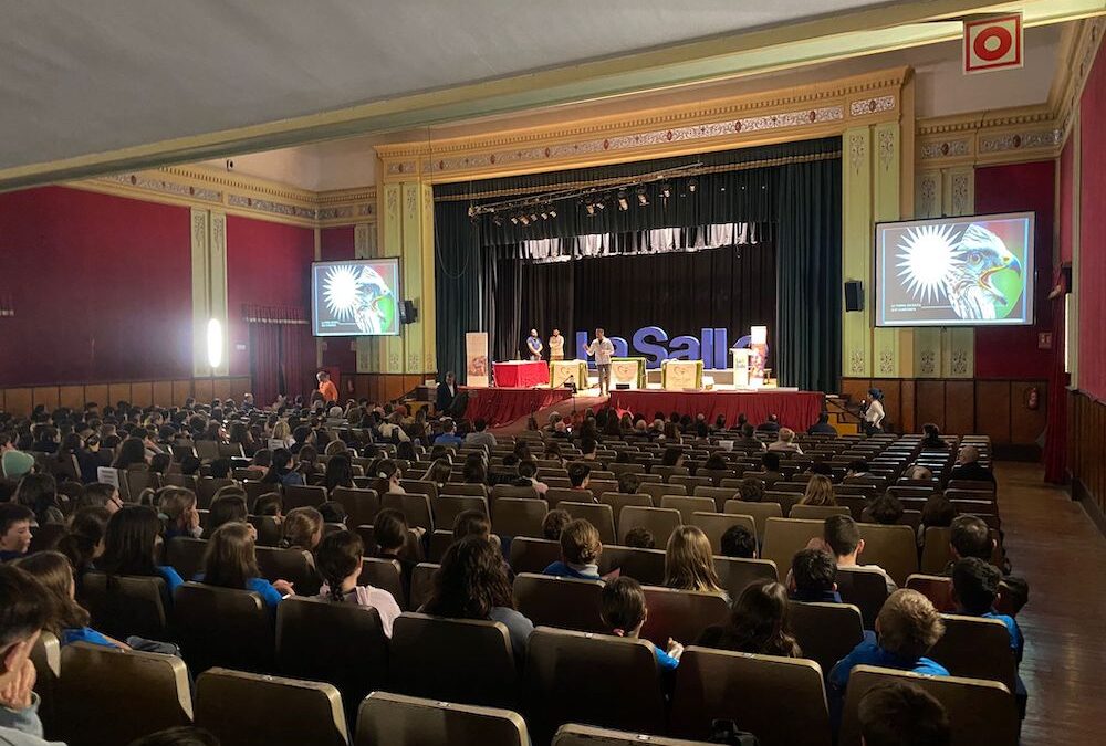 El Colegio La Salle de Paterna acoge el acto de cetrería «Tras las huellas de Félix»