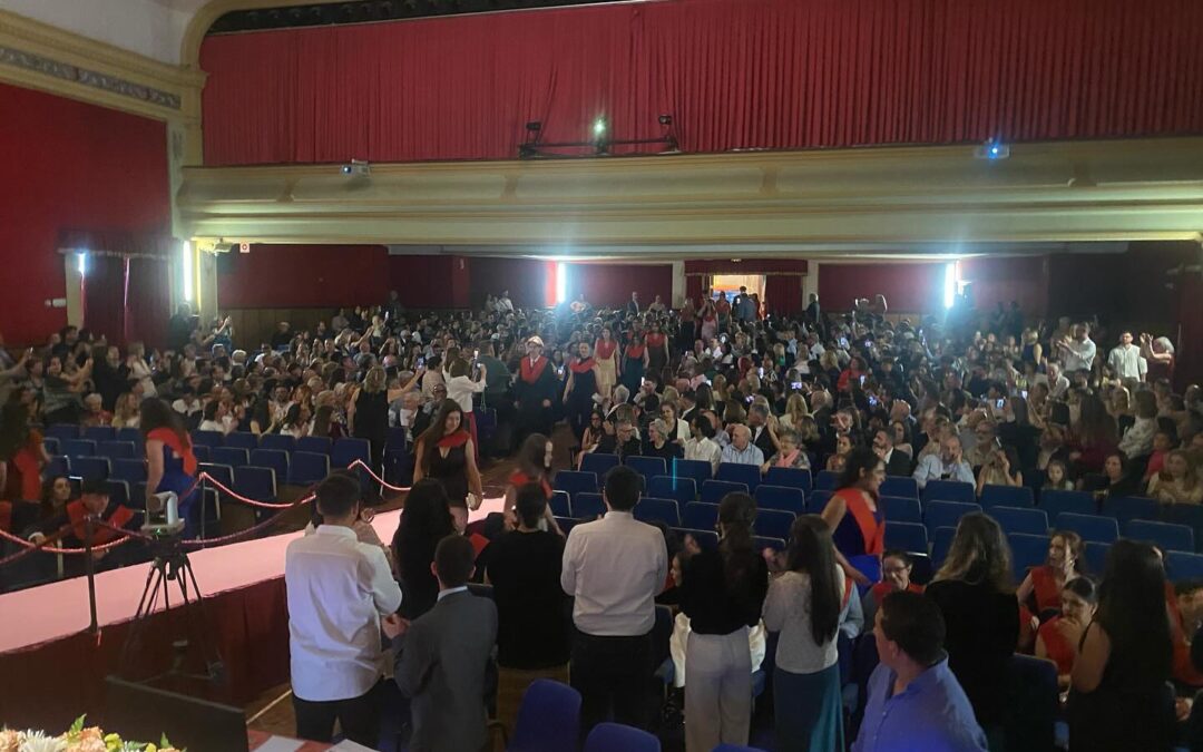 Celebramos la graduación de 2º de Bachillerato con un acto muy emotivo