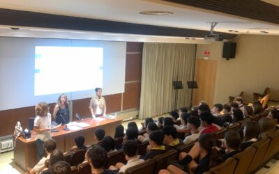 La poesía se vive y se escribe: las poetas María Molina Miralles y Ana María Pérez Díez visitan La Salle Paterna